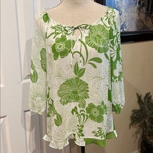 Ann Taylor Green and White Floral Blouse